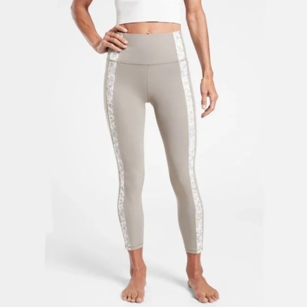 Athleta Salutation Stash Pocket II Serene 7/8 Tight Legging